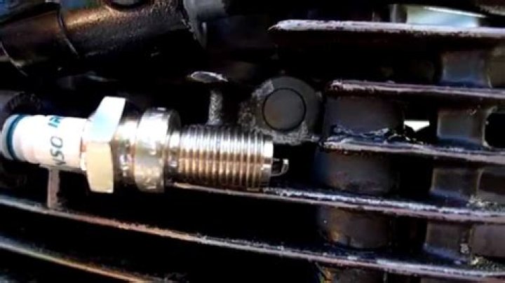 What does weak spark look like?